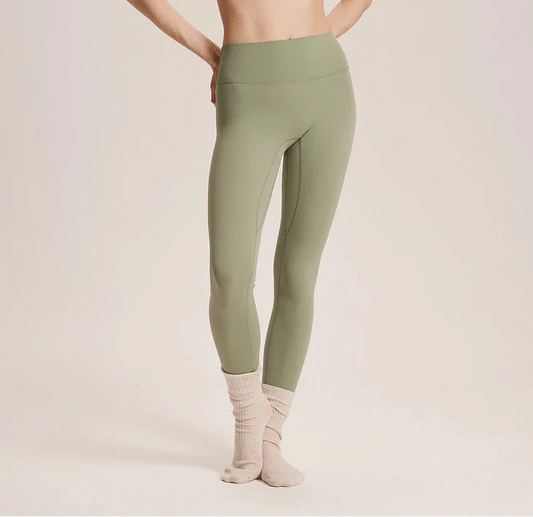 How to Style Leggings for Everyday Outfits (Not Just the Gym)